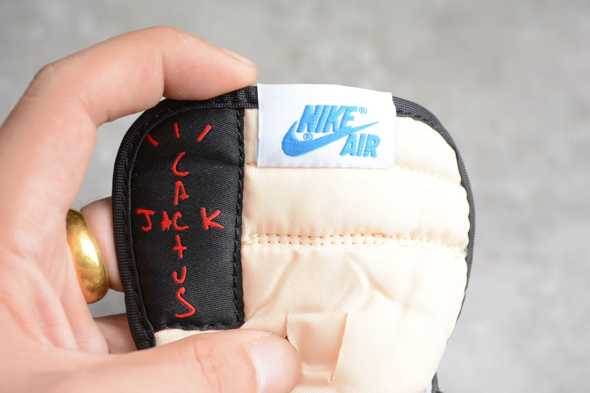 Jordan 1 Retro Low