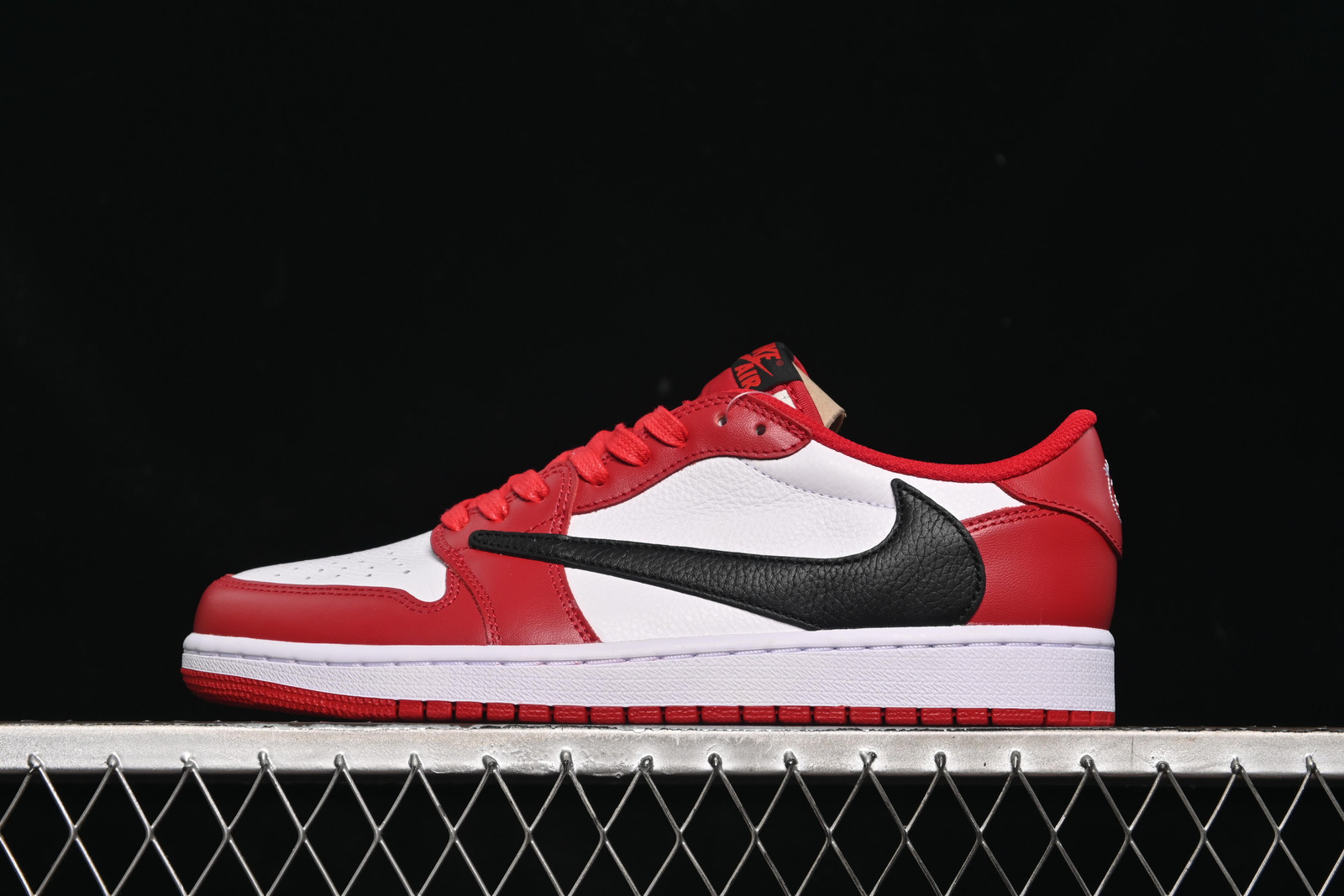 Jordan 1 Travis Scott DM7866-101