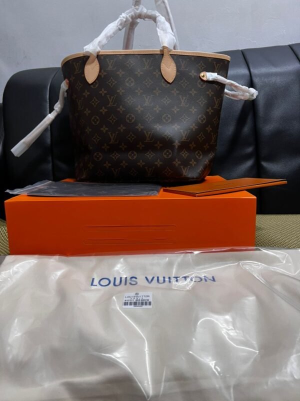 LOUIS VUITTON NEVERFULL MM - Image 29