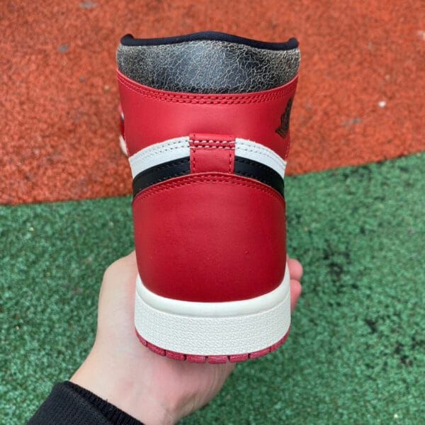Jordan 1 Retro High OG Chicago Lost and Found - immagine 4